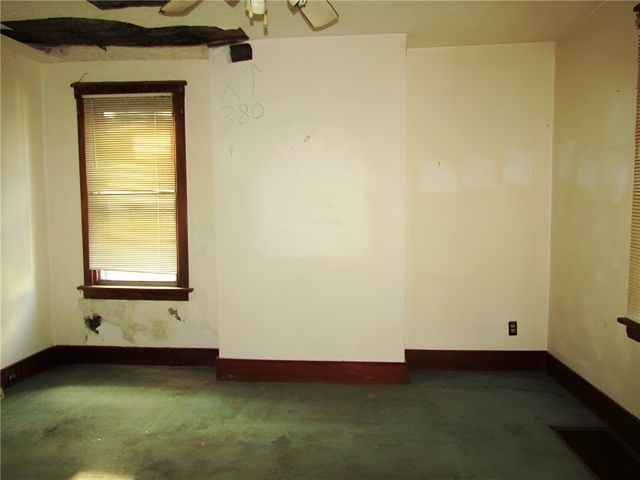 230 Mckinley St, Knoxville, PA 15210
