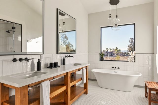 39241 Corte Venture, Temecula, CA 92592