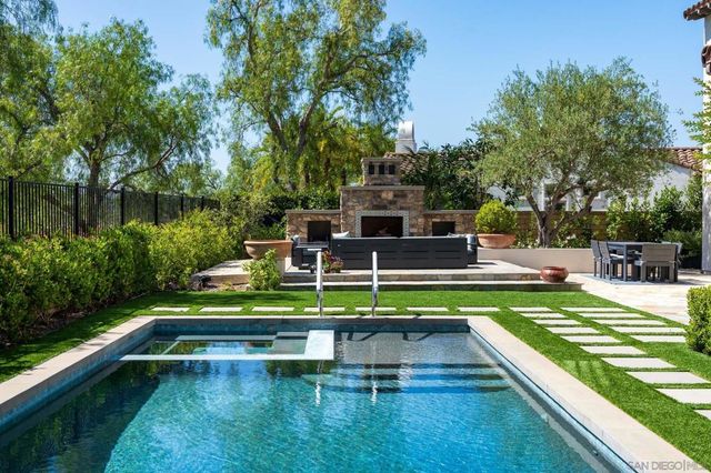 7425 Rancho Cabrillo Trail, San Diego, CA 92127