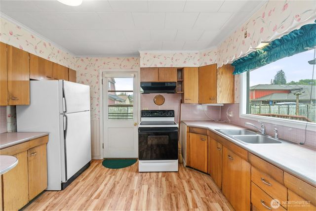 106 Jefferson Street, South Bend, WA 98586