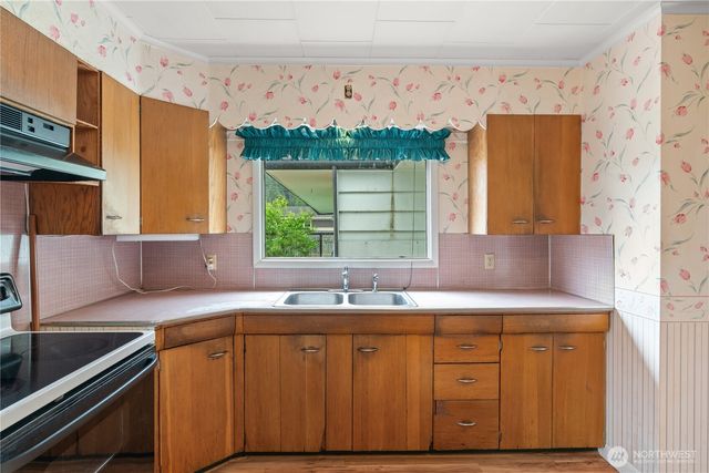 106 Jefferson Street, South Bend, WA 98586