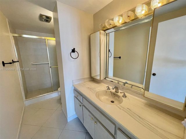 4330 Hillcrest Dr 716, Hollywood, FL 33021