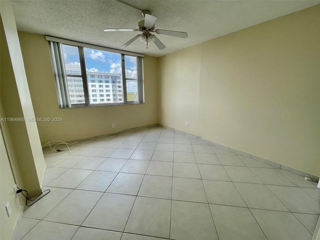 4330 Hillcrest Dr 716, Hollywood, FL 33021