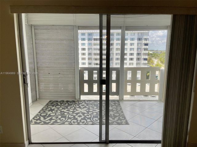 4330 Hillcrest Dr 716, Hollywood, FL 33021