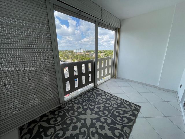 4330 Hillcrest Dr 716, Hollywood, FL 33021