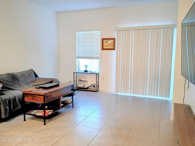 8995 GIFFORD Drive, Jacksonville, FL 32220