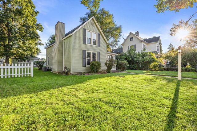 923 Marshall STREET, Lake Geneva, WI 53147
