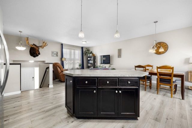 2720 Heritage Dr NW, Minot, ND 58703