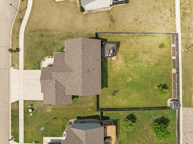 2720 Heritage Dr NW, Minot, ND 58703