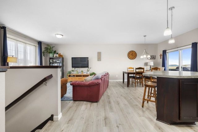 2720 Heritage Dr NW, Minot, ND 58703