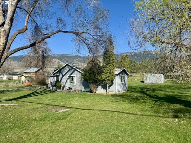 1107 JASPER St, Cove, OR 97824