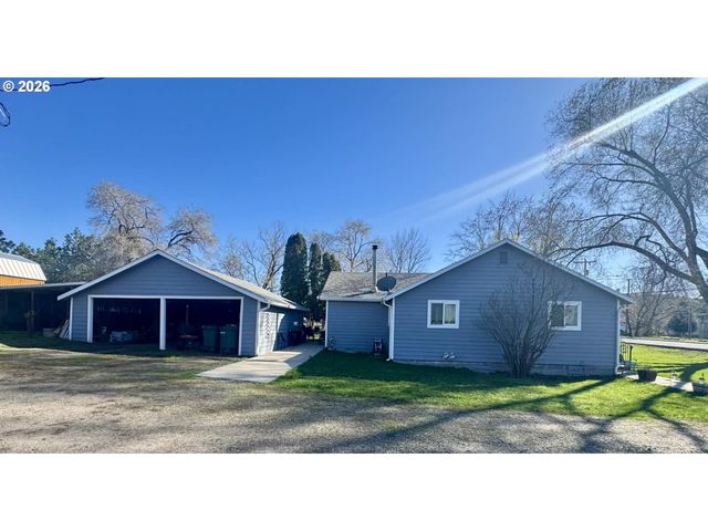 1107 JASPER St, Cove, OR 97824