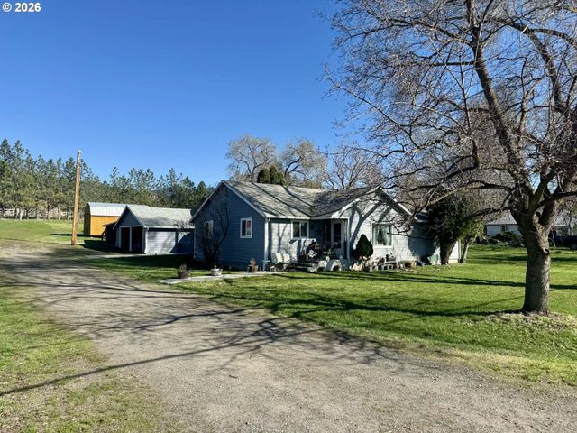 1107 JASPER St, Cove, OR 97824