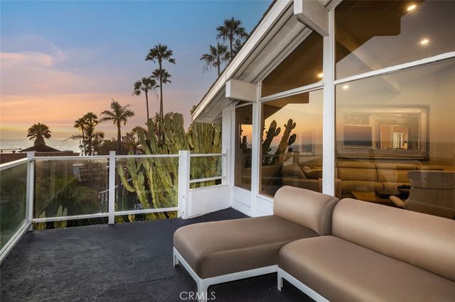 2 Camel Point, Laguna Beach, CA 92651