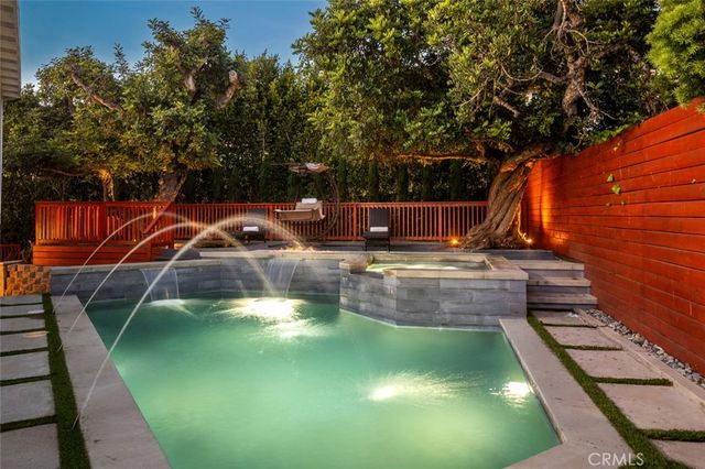 2 Camel Point, Laguna Beach, CA 92651