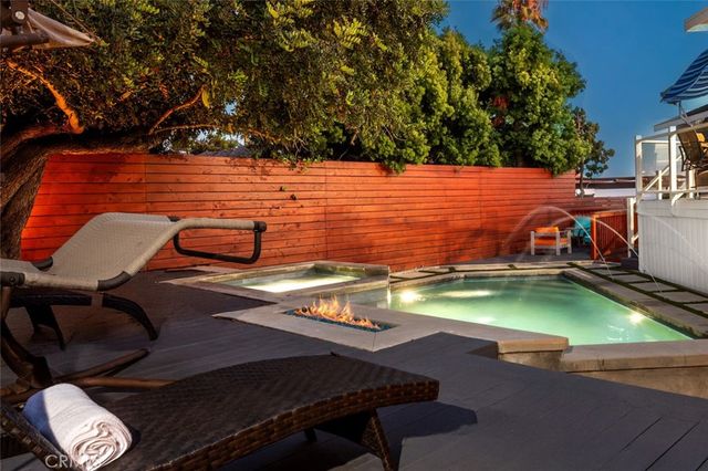 2 Camel Point, Laguna Beach, CA 92651