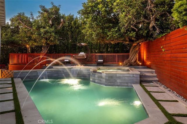 2 Camel Point, Laguna Beach, CA 92651