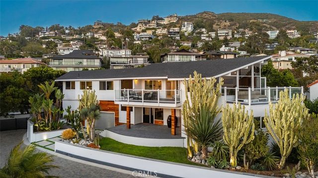2 Camel Point, Laguna Beach, CA 92651