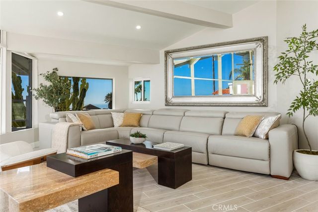 2 Camel Point, Laguna Beach, CA 92651
