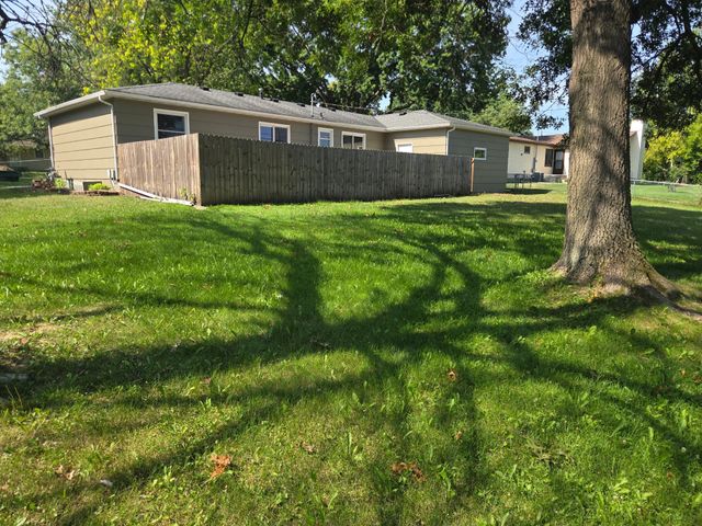 3725 78th Street E, Inver Grove Heights, MN 55076