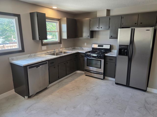3725 78th Street E, Inver Grove Heights, MN 55076