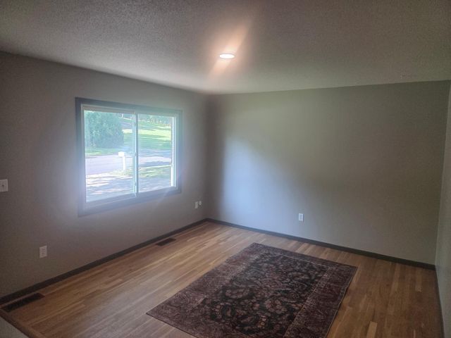 3725 78th Street E, Inver Grove Heights, MN 55076