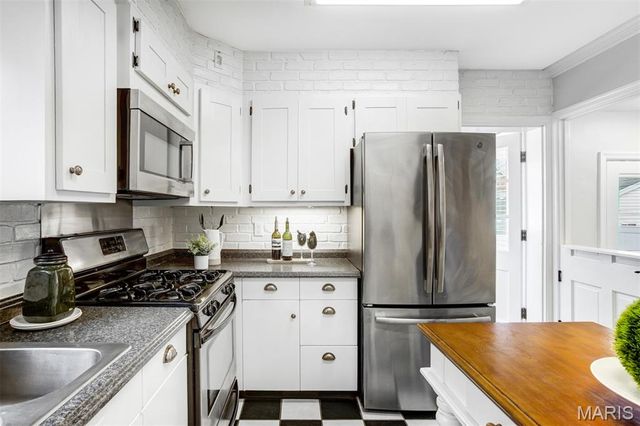 6031 Lansdowne Avenue, St Louis, MO 63109