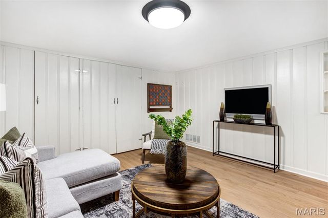 6031 Lansdowne Avenue, St Louis, MO 63109