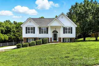 156 Autumn Woods Boulevard, Mount Holly, NC 28120