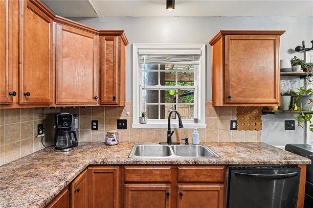 1821 Pope Hill Court, Kernersville, NC 27284