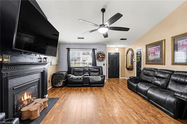 1821 Pope Hill Court, Kernersville, NC 27284