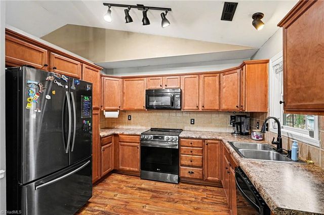 1821 Pope Hill Court, Kernersville, NC 27284