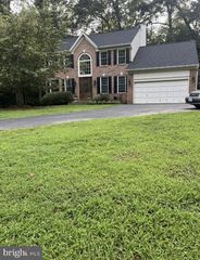 6162 RIVER FOREST DR, Manassas, VA 20112