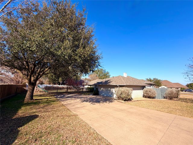 5614 Wedgefield Road, Granbury, TX 76049