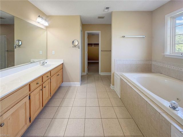 11 Pheasant DR, Poquoson, VA 23662
