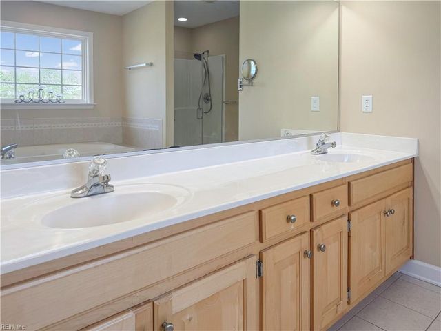 11 Pheasant DR, Poquoson, VA 23662