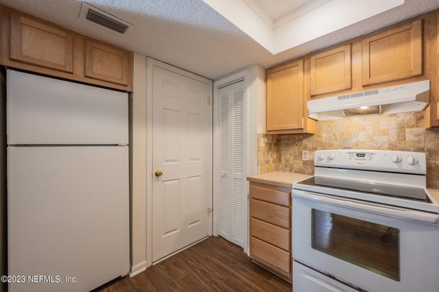 597 STURDIVANT Avenue, Atlantic Beach, FL 32233