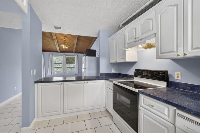 4661 Perth Road 4661, West Palm Beach, FL 33415