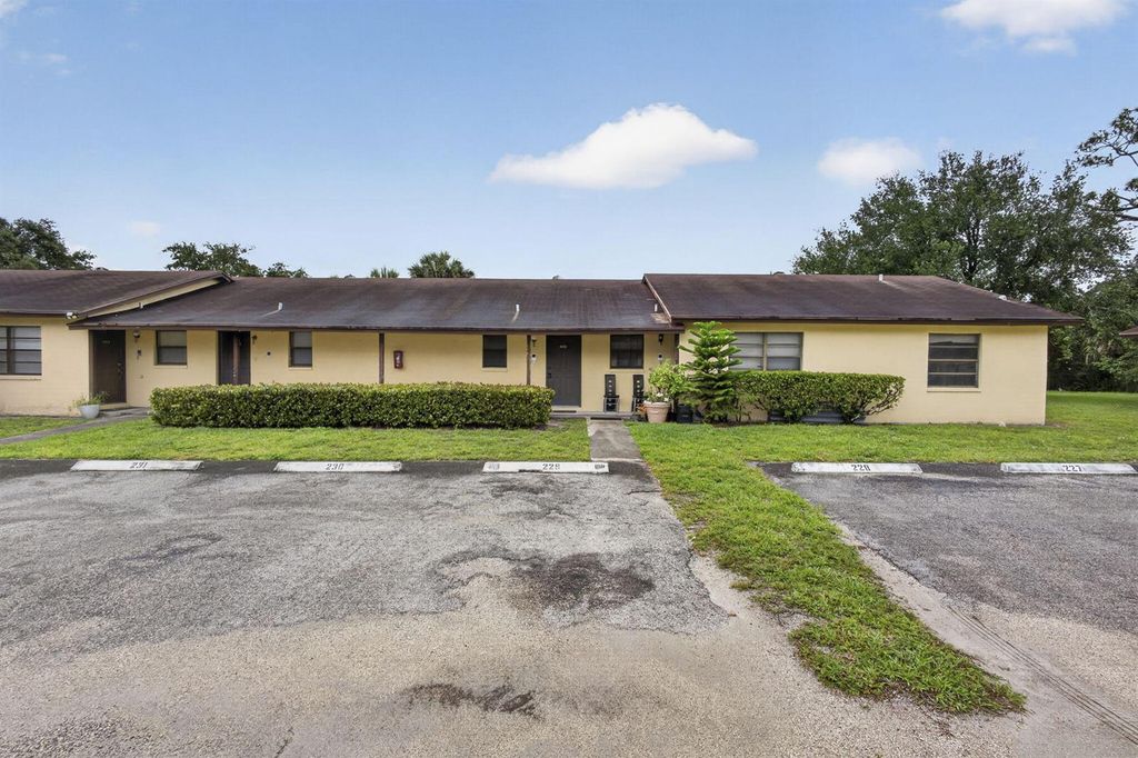 4661 Perth Road 4661, West Palm Beach, FL 33415