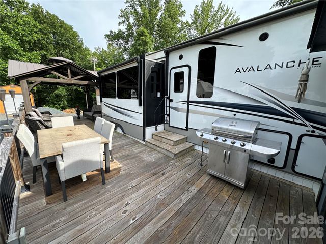133 Marina Drive, New London, NC 28127
