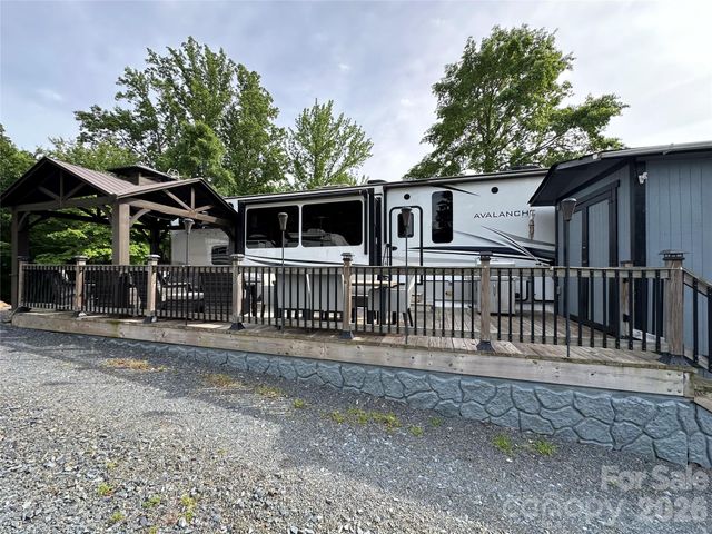 133 Marina Drive, New London, NC 28127