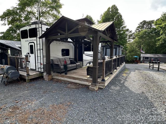 133 Marina Drive, New London, NC 28127