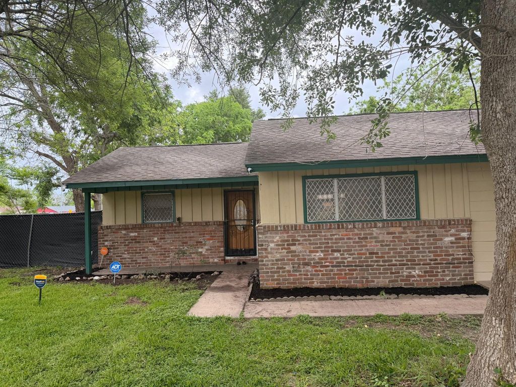 5642 Ricky Street, Houston, TX 77033