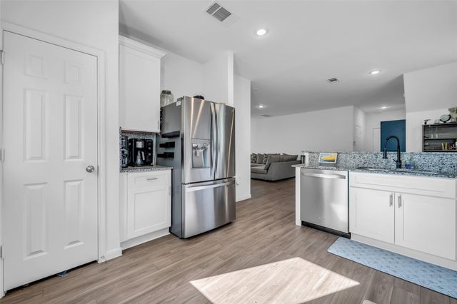 7306 Madison Commons Lane, Houston, TX 77075