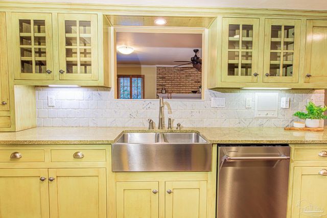 3777 Scenic Ridge Dr, Pensacola, FL 32514