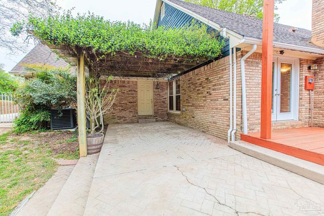 3777 Scenic Ridge Dr, Pensacola, FL 32514