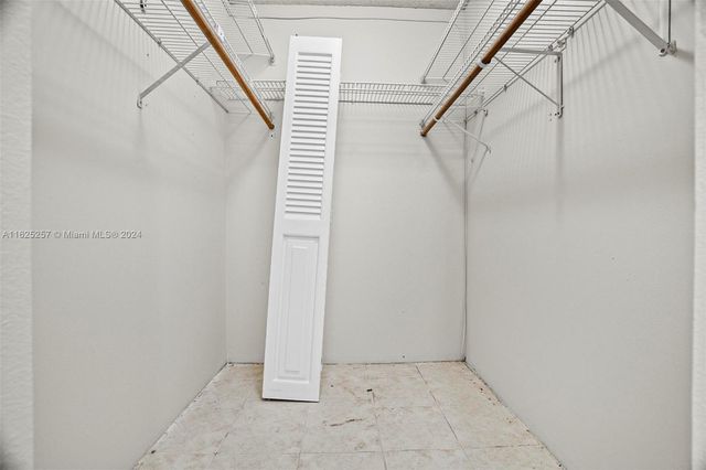 1000 Saint Charles Pl 522, Pembroke Pines, FL 33026