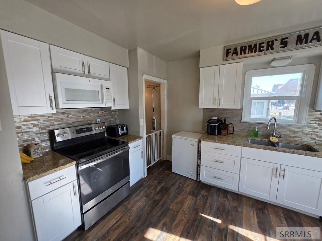 Image 13 of property listing at 445 5th Street, Idaho Falls, ID 83401