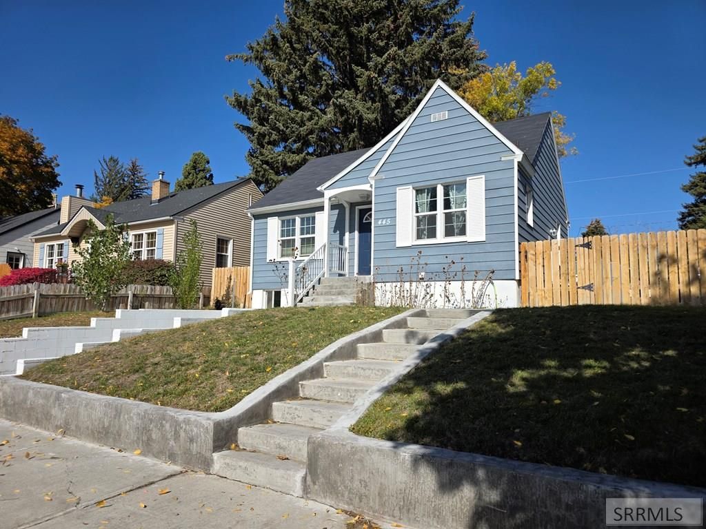 Image 3 of property listing at 445 5th Street, Idaho Falls, ID 83401