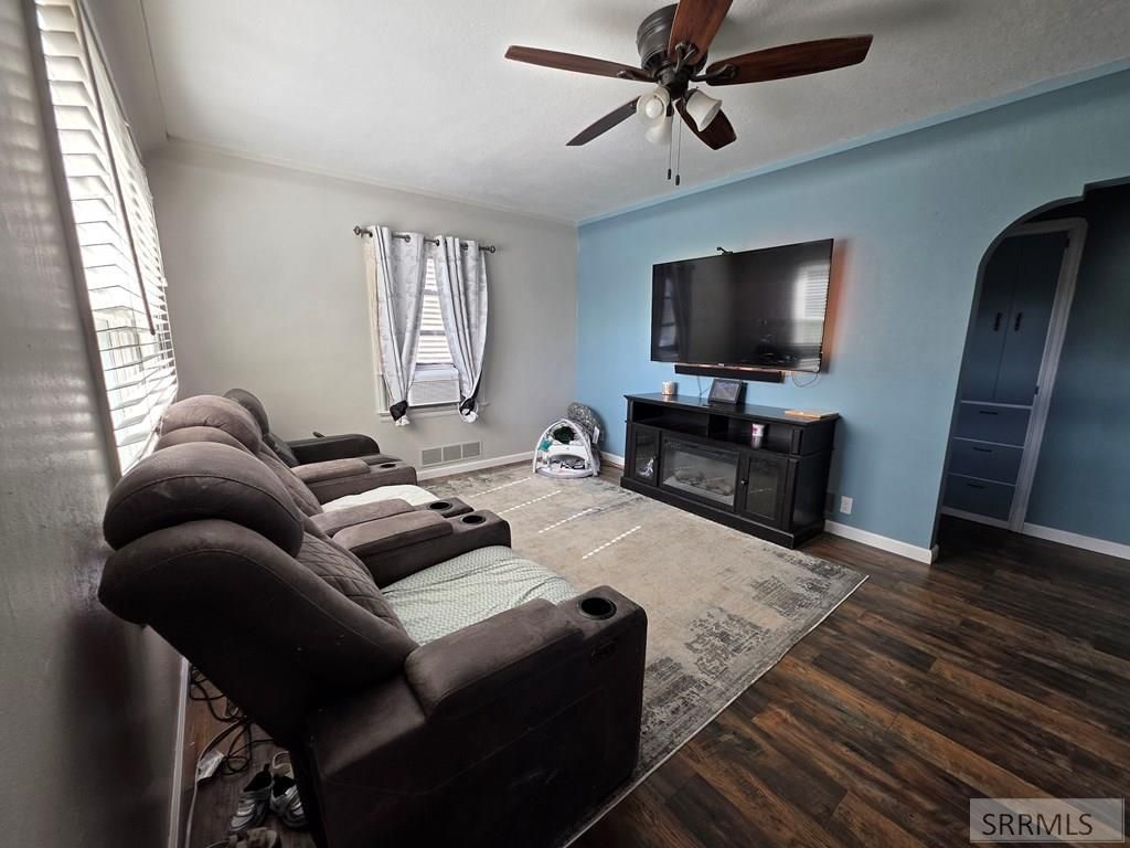 Image 4 of property listing at 445 5th Street, Idaho Falls, ID 83401